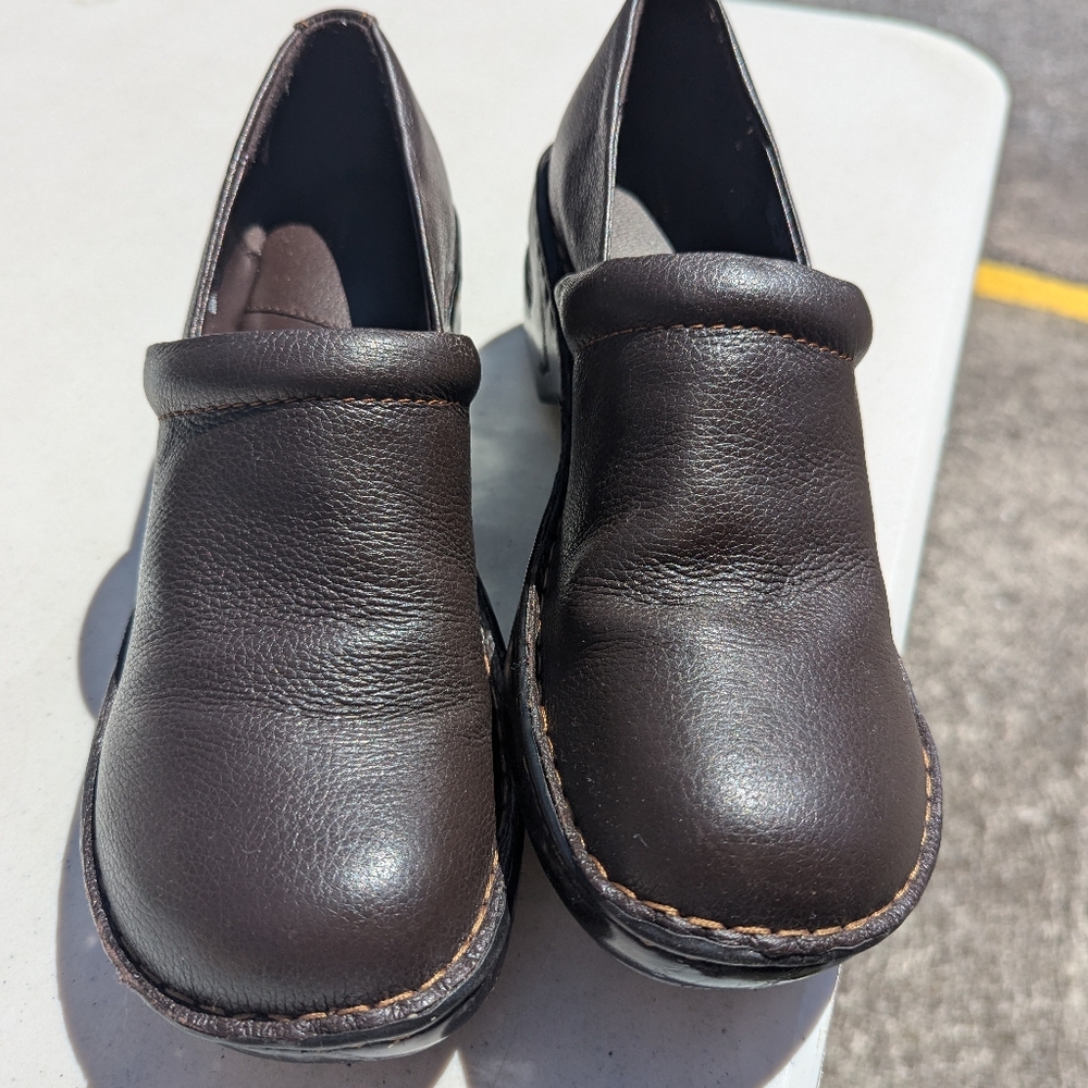 Women's shoes size 11